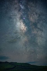 星河入梦仙侠剧封面，女主身着华服在星空下起舞，画面梦幻绚丽色彩丰富